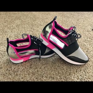 Steve Madden tennis shoes